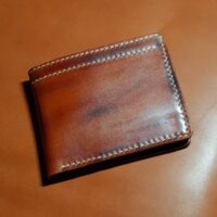 Bifold wallet "Old fellow" Chernyshev`A WORKSHOP Изделия из кожи ручной работы, сделано с душой Автор: Чернышёв Андрей, г. Смоленск Магазин: https://marketcraft.ru/Chernyshev`A
