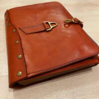 Notebook "Book shelter" Chernyshev`A WORKSHOP Изделия из кожи ручной работы, сделано с душой Автор: Чернышёв Андрей, г. Смоленск Магазин: https://marketcraft.ru/Chernyshev`A